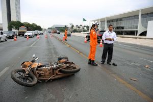 Publicada lei que cria semana de prevenção a acidente com moto