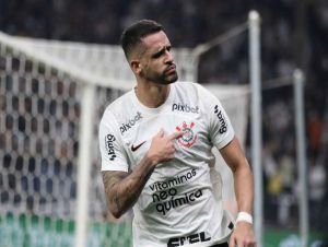 Corinthians bate São Paulo e abre vantagem na semi da Copa do Brasil