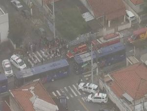 Ataque de adolescente mata professora e deixa outros quatro feridos em escola de São Paulo