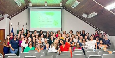 CME da ACISC realiza palestra &quot;Identidade - O que é e como encontrá-la&quot; em homenagem às mulheres