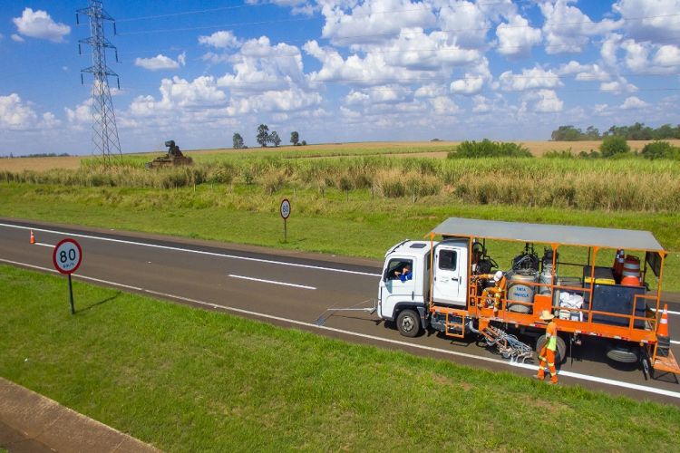 Obras continuam na rodovia Washington Luís (SP-310)