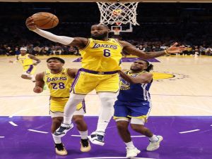 Sob as ordens de LeBron, Lakers trituram Warriors e vão às finais do Oeste