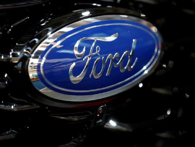 Lucro trimestral da Ford cai e ações recuam