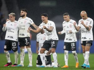 Corinthians vence Atlético-MG nos pênaltis e avança para as quartas da Copa do Brasil