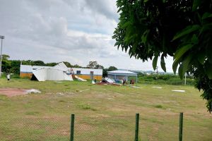 Telhado de vestiário desaba durante chuva no Santa Felícia