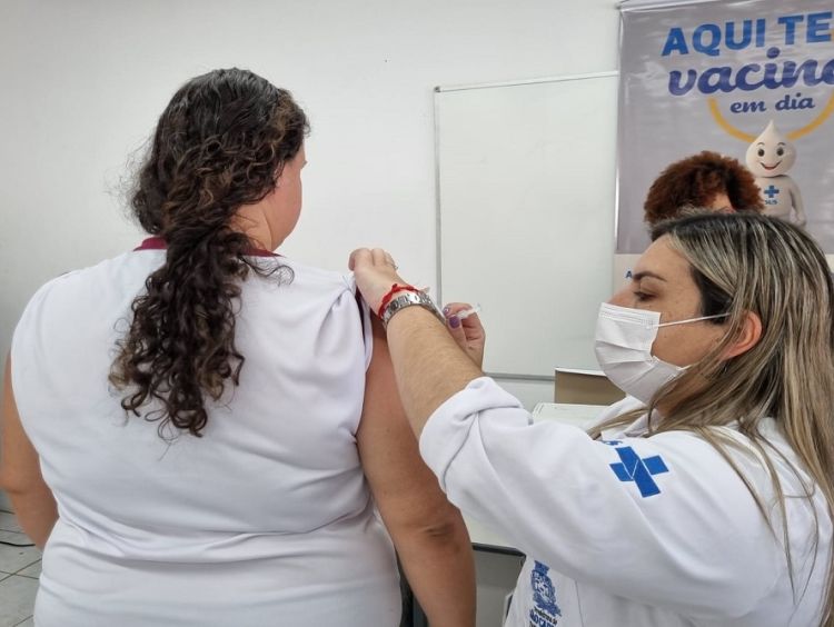 Unidades de saúde terão horário expandido para vacinação nesta semana