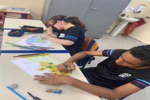 Alunos de duas escolas municipais vencem 3º campeonato artístico literário do casa libras