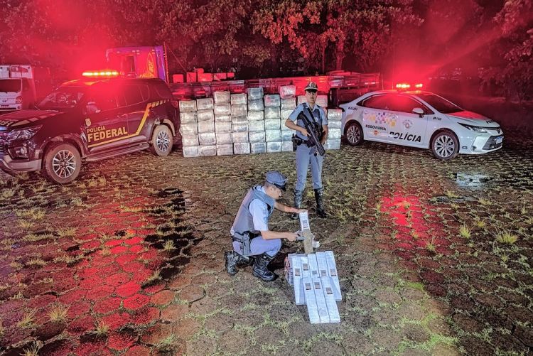 Homem é preso com mais de 1 tonelada de maconha em carga de caminhão