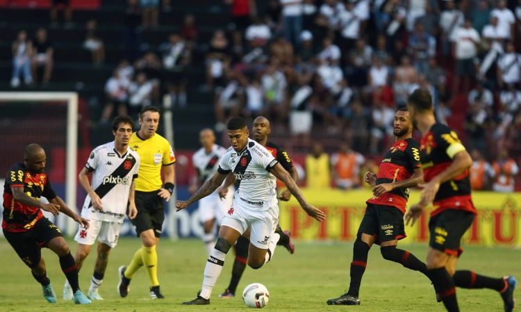 Série B: Sport e Vasco empatam em duelo com invasão de torcedores