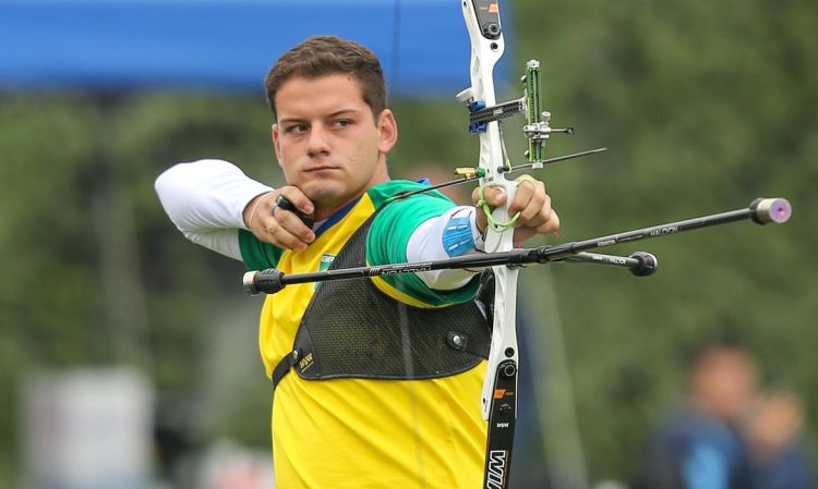 Marcus D’Almeida assume liderança do ranking mundial do tiro com arco