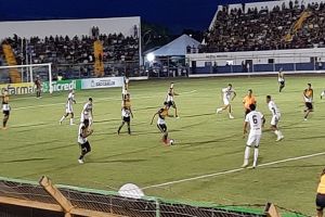 Grêmio São-carlense tem gol mal anulado e se despede da &#039;copinha&#039;; Fluminense também é eliminado