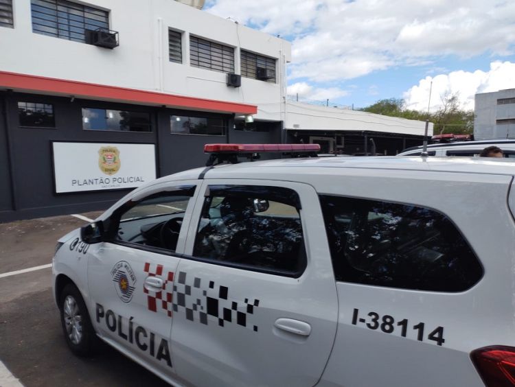 Estudante é agredida por colega dentro de escola estadual