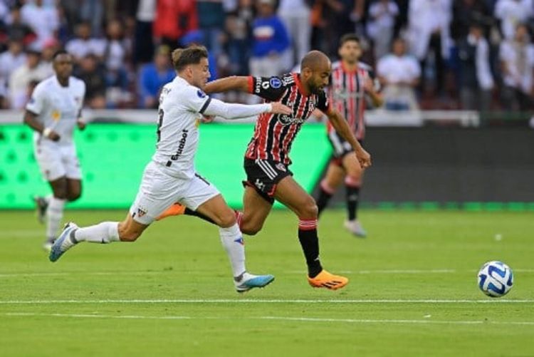 São Paulo reage com gol de Lucas e volta vivo para decidir vaga contra LDU no Morumbi