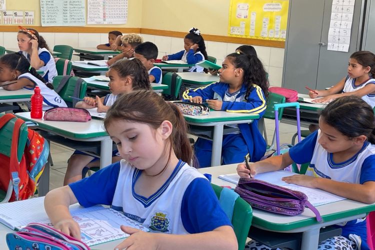 Aulas da rede municipal de ensino recomeçam nesta terça-feira