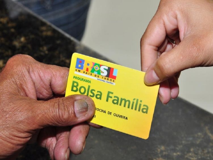 Beneficiários do Bolsa Família começam a receber a partir de hoje; veja tabela