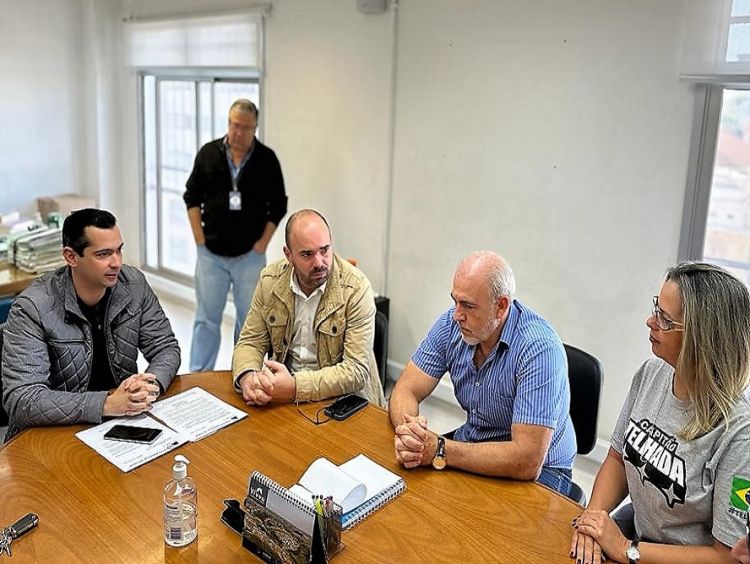 Deputado Capitão Telhada visita São Carlos e recebe pedidos de recursos para a saúde e segurança pública