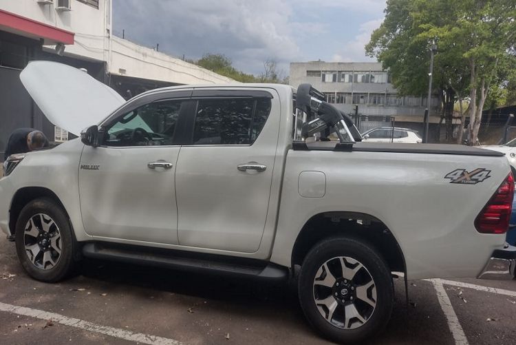 Hilux é encontrada e motorista preso pela PM no Jd. Tangará