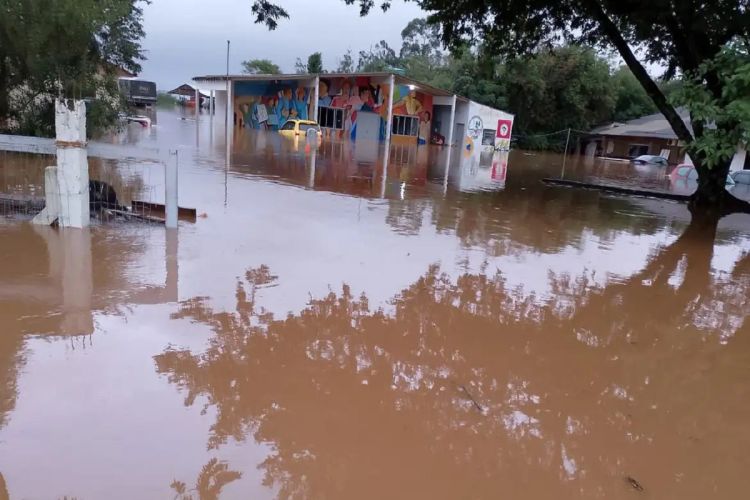 Estragos das chuvas já atingiram 85% dos municípios gaúchos