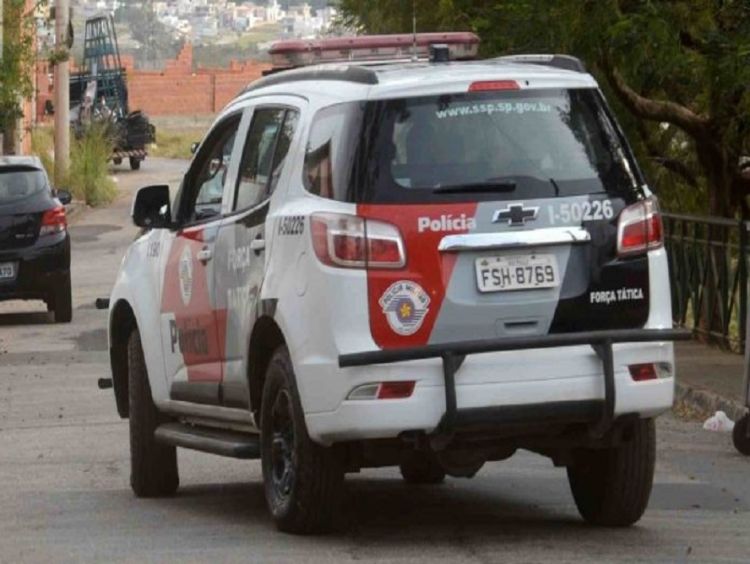 Mulher é encontrada morta dentro de casa em Araraquara