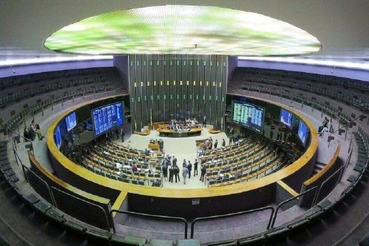 Deputados avaliam fatiar reforma tributária aprovada no Senado para garantir aprovação até o fim do ano