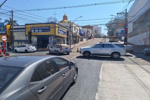 Sextou com trânsito caótico em São Carlos