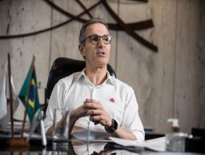 Apoiador no 2º turno, Zema diz que Bolsonaro &#039;perdeu para si mesmo&#039;