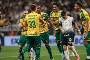 Corinthians empata contra o Cuiabá e segue no Z4 do Brasileirão