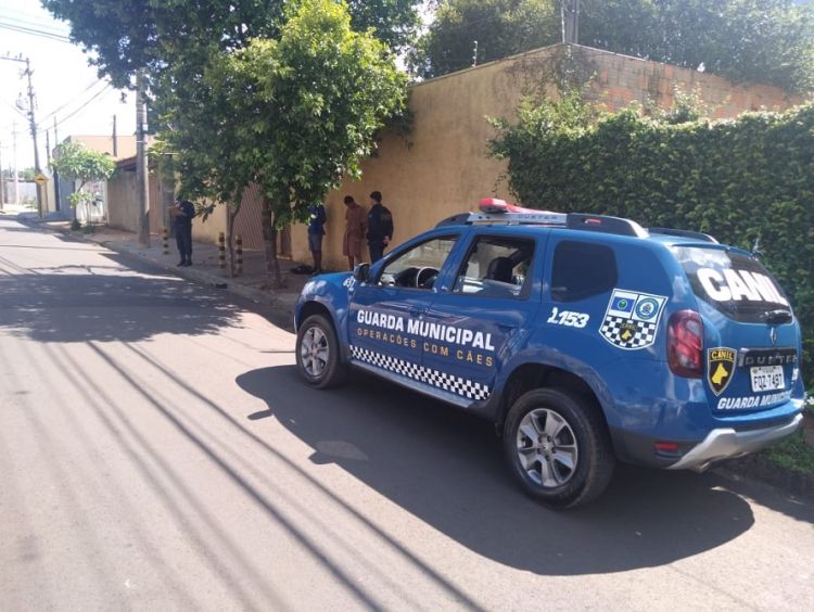 Homem invade escola e é detido pela Guarda Municipal