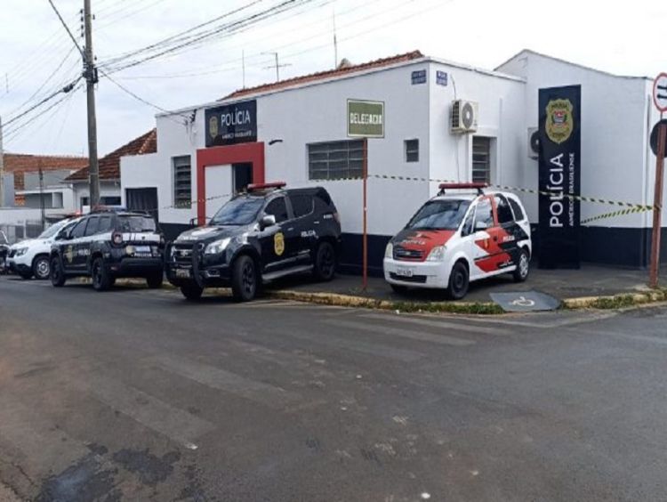 Comerciante é roubado depois de tomar um soco no rosto em Américo