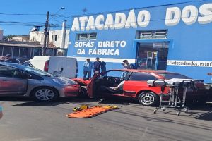 Mulher fica ferida após acidente no Boa Vista