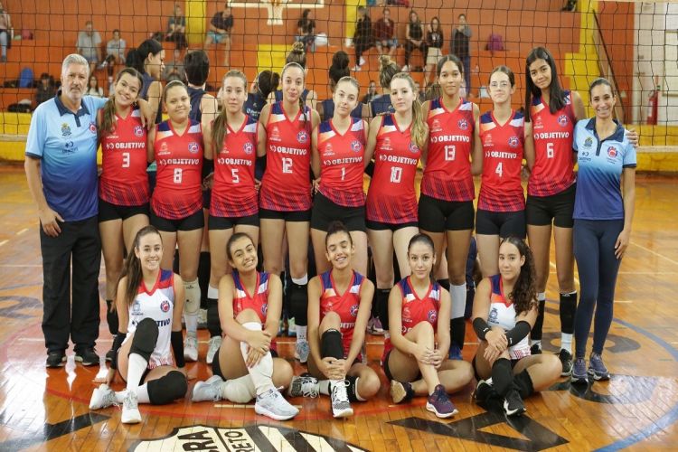 Time infantil de São Carlos tem jornada dupla na APV