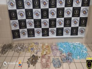 Polícia Militar apreende porções de cocaína, maconha, crack e skunk