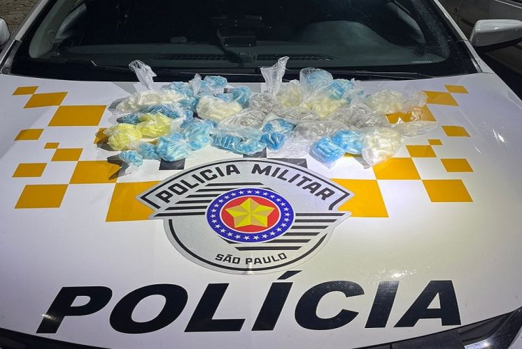 Homem é preso com 108 frascos de K9 e 740 porções de crack e cocaína