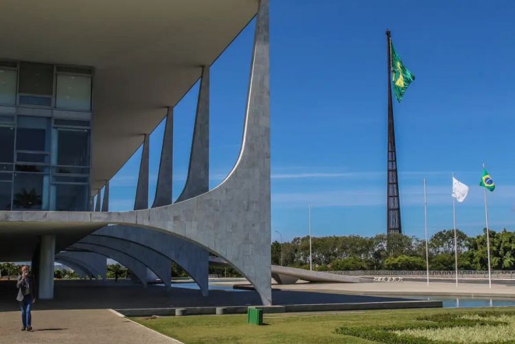 Lula sanciona orçamento e veta R$ 5,6 bilhões em emendas parlamentares