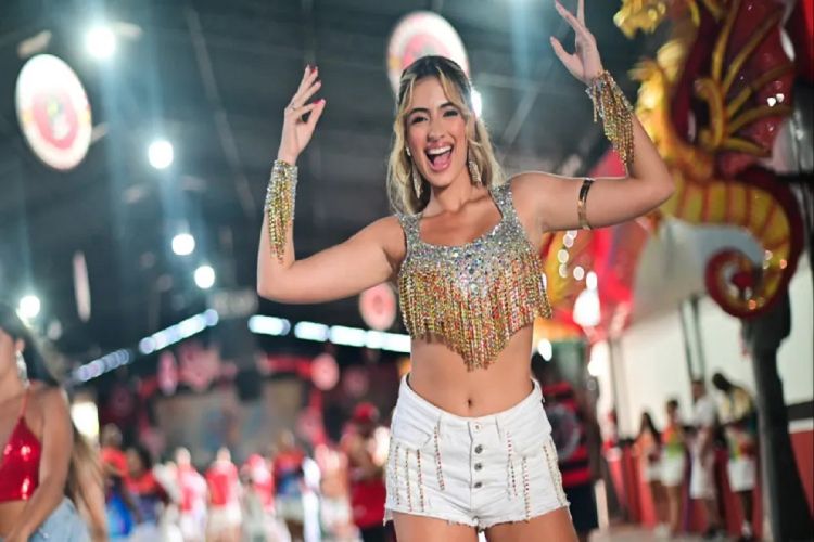 Rainhas de bateria do Carnaval 2025 apostam em procedimentos com &#039;aspecto natural&#039;