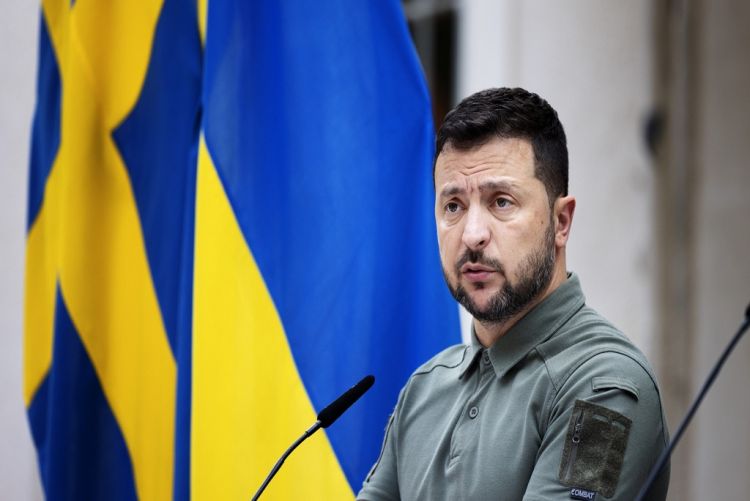 Zelensky condena ataque russo que causou pelo menos dois mortos