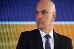 Alexandre de Moraes vai a show de Caetano e Bethânia em SP e ouve coro de &#039;sem anistia&#039;