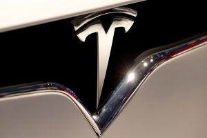 Tesla divulga queda nas entregas de veículos em 2024