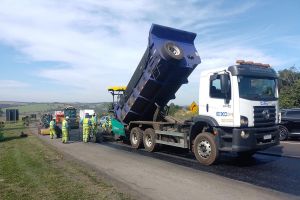 Obras em trecho de serra da SP 310 começam nesta segunda