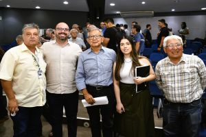 Prefeitura recebe estudos técnicos para combater enchentes na baixada do mercado