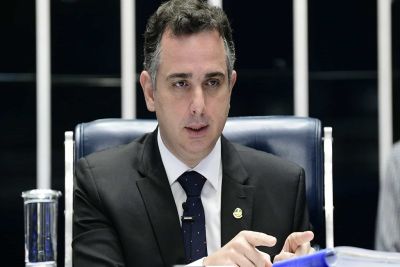 Governadores discutem renegociação de dívidas com presidente do Senado