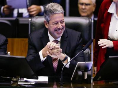 Lula convoca ministros após governo se render aos pleitos da Câmara na MP dos Ministérios