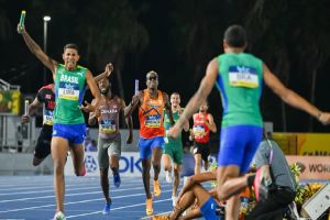 Paris 2024: Brasil leva vaga no revezamento 4x400 m e vôlei de praia