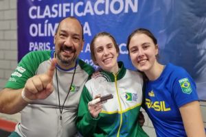 Com Mariana Pistoia, esgrima brasileira chega a três vagas em Paris