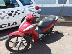 Preso foge da cadeia, furta moto e é preso pela Polícia