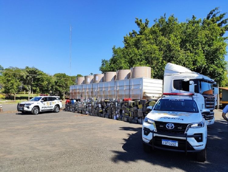 PM Rodoviária apreende carreta com quase 5 toneladas de maconha