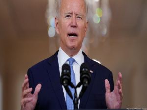 Relatórios de Biden culpam Trump por retirada caótica das tropas dos EUA do Afeganistão