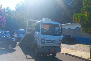 Van escolar é flagrada transportando alunos sem autorização para prestar o serviço