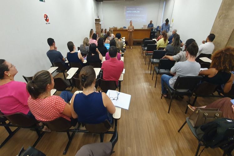 Diretores de escolas municipais recebem orientações sobre vacinação contra a paralisia infantil