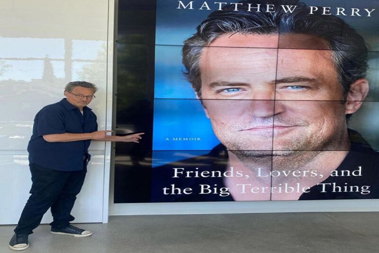 Livro de Matthew Perry desbanca Britney Spears e vira mais vendido do mundo